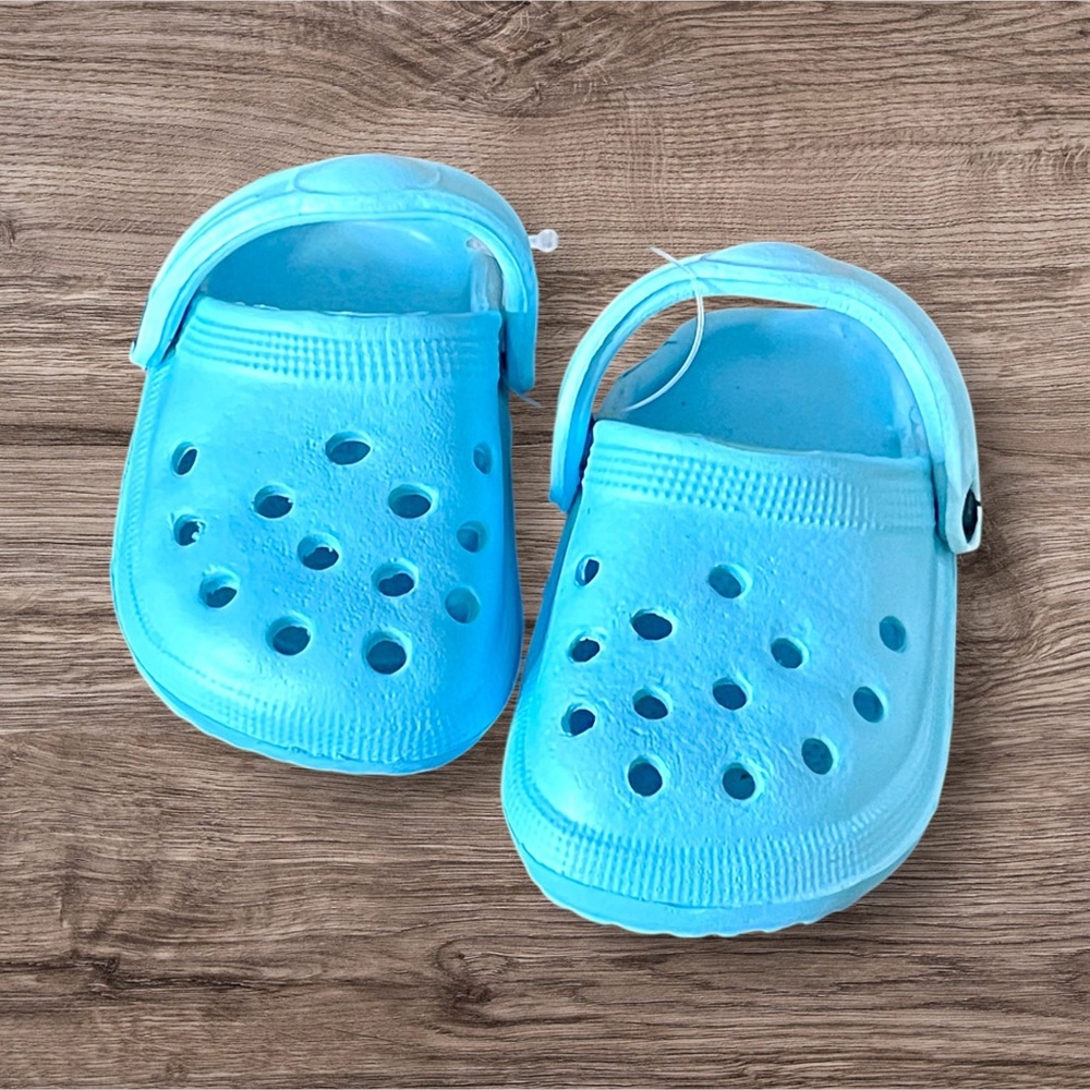 New kitty cat blue croc shoes - Picture 2 of 5